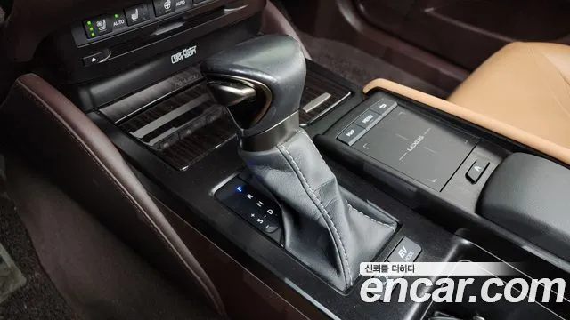 Lexus ES 2021 thumb 9