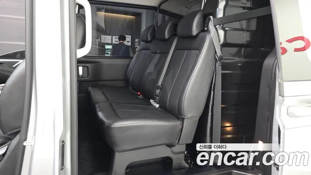 Hyundai Staria 2022 thumb 11