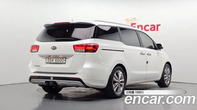 Kia Carnival 2015 thumb 2
