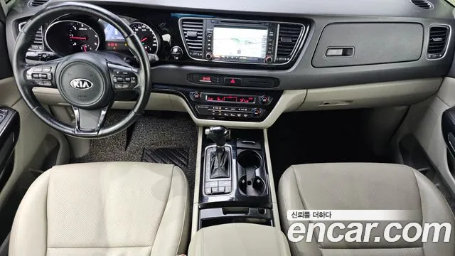 Kia Carnival 2015 thumb 7