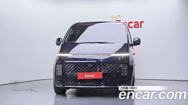Hyundai Staria 2024 thumb 3