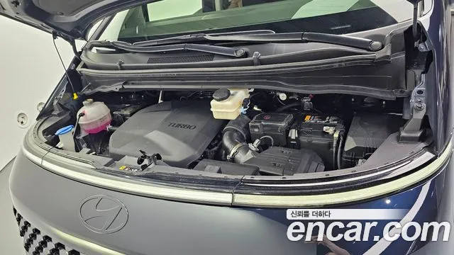 Hyundai Staria 2024 thumb 6