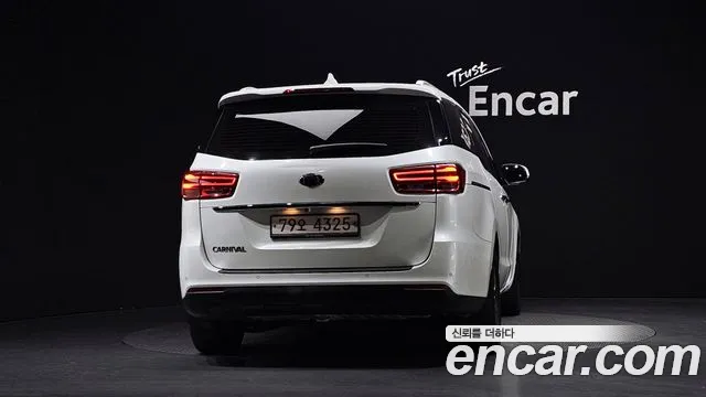 Kia Carnival 2020 thumb 3