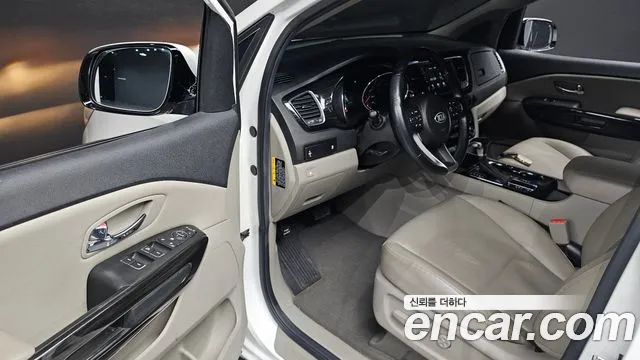 Kia Carnival 2020 thumb 9