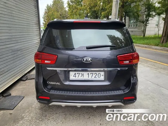 Kia Carnival 2019 thumb 3