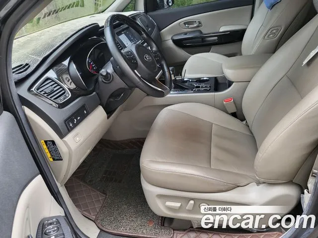 Kia Carnival 2019 thumb 10