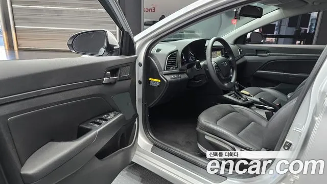 Hyundai Avante 2018 thumb 9