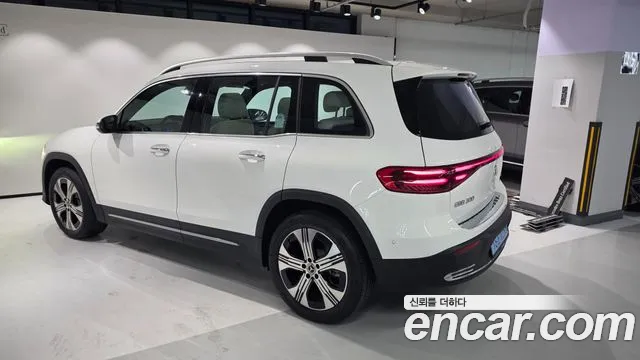 Mercedes-Benz EQB 2026 thumb 3