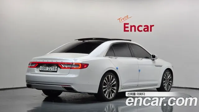 Lincoln Continental 2017 thumb 2