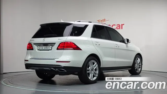 Mercedes-Benz GLE 2018 thumb 2