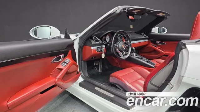 Porsche Cayman 2016 thumb 10