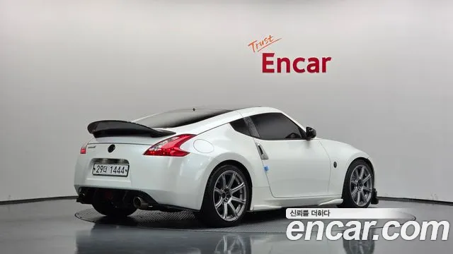 Nissan 370Z 2009 thumb 2