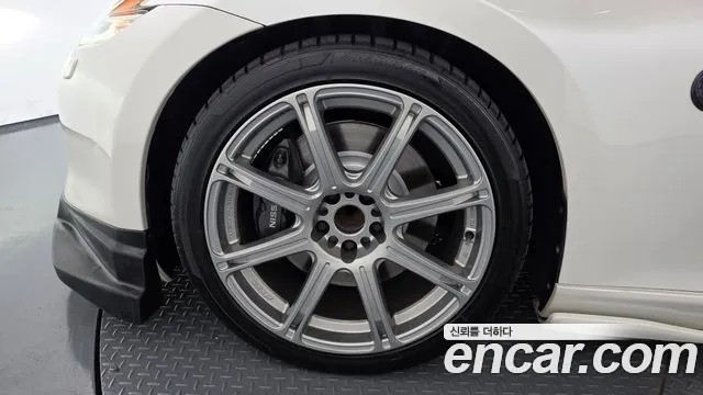 Nissan 370Z 2009 thumb 5