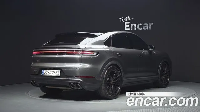 Porsche Cayenne 2023 thumb 2