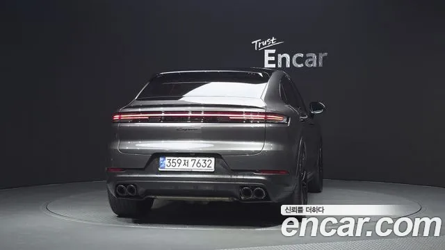 Porsche Cayenne 2023 thumb 4