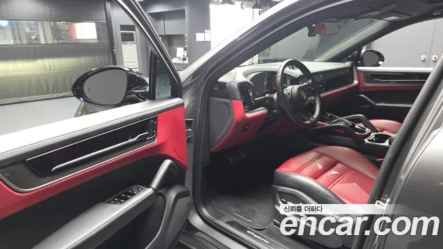 Porsche Cayenne 2023 thumb 10