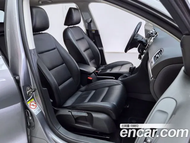 Volkswagen Golf Sportsvan 2011 thumb 9
