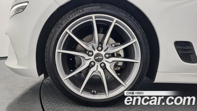 Genesis G70 2022 thumb 5