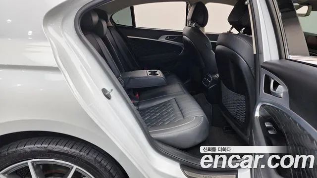 Genesis G70 2022 thumb 11
