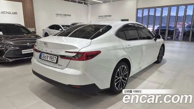 Toyota Camry 2025 thumb 2