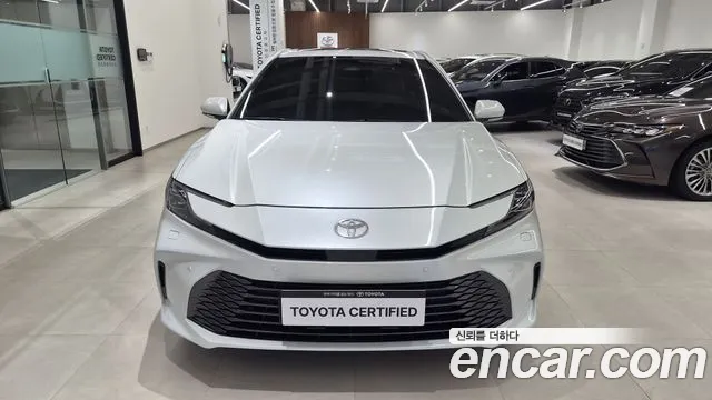 Toyota Camry 2025 thumb 3