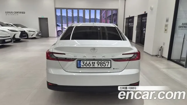 Toyota Camry 2025 thumb 4