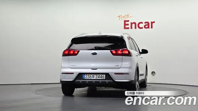 Kia Niro 2016 thumb 4