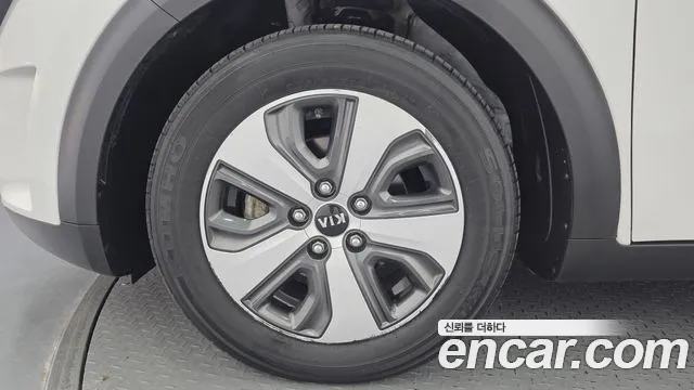 Kia Niro 2016 thumb 5