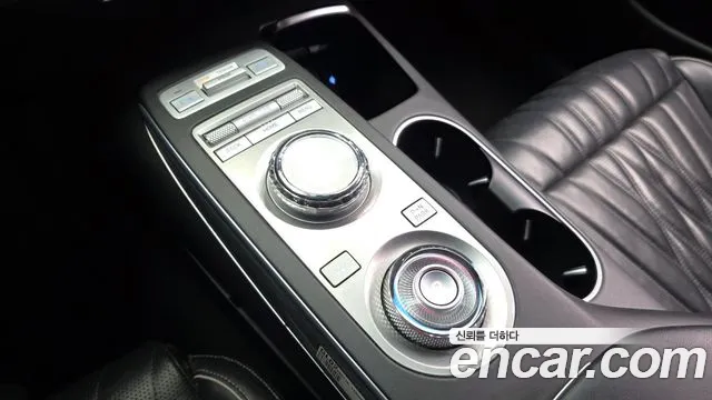Genesis GV70 2022 thumb 9