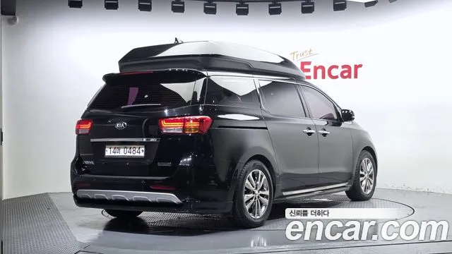 Kia Carnival 2016 thumb 2