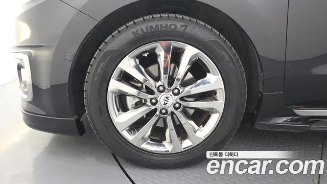 Kia Carnival 2016 thumb 5