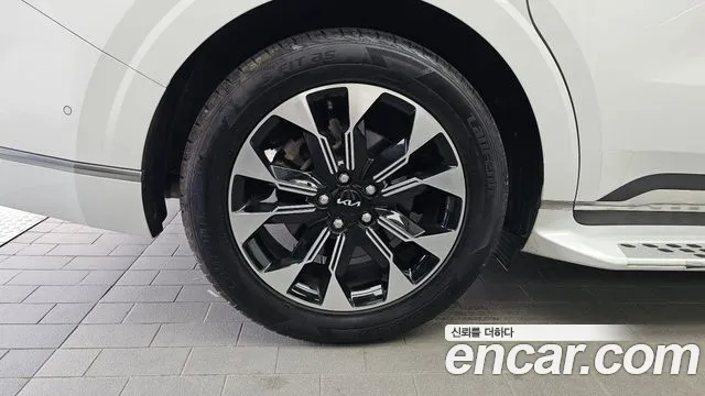 Kia Carnival 2023 thumb 5