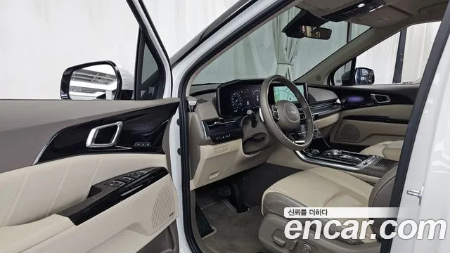 Kia Carnival 2023 thumb 10