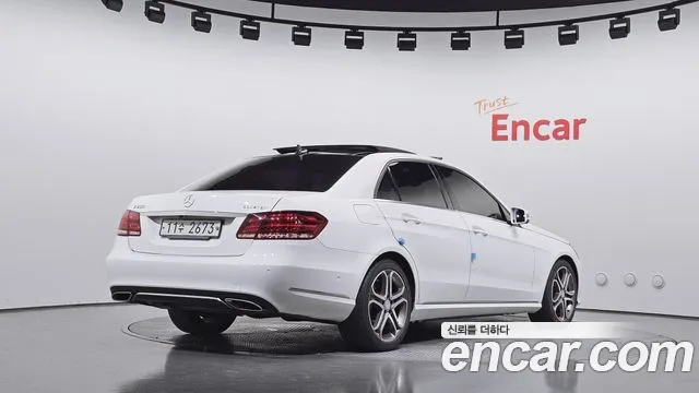 Mercedes-Benz E-Класс 2015 thumb 2