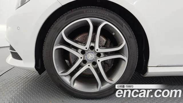 Mercedes-Benz E-Класс 2015 thumb 5