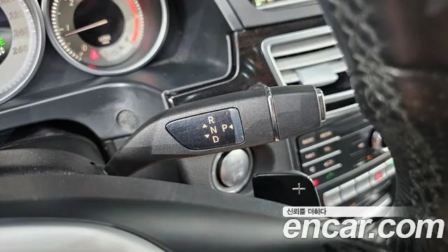 Mercedes-Benz E-Класс 2015 thumb 9