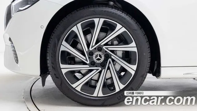 Mercedes-Benz E-Класс 2026 thumb 5
