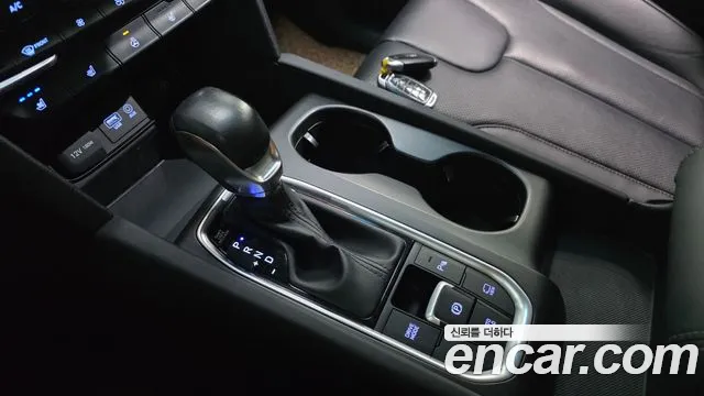 Hyundai Santa Fe 2020 thumb 9