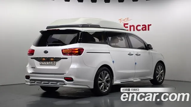Kia Carnival 2019 thumb 2