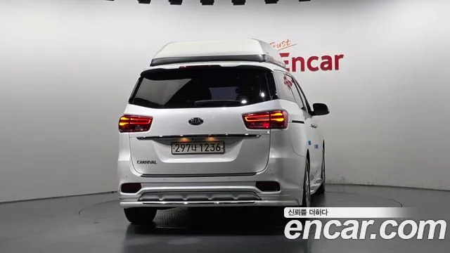 Kia Carnival 2019 thumb 4