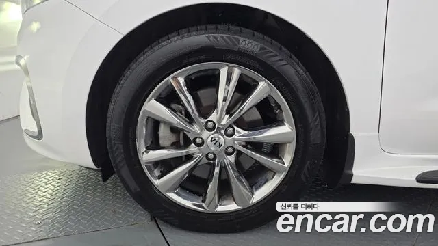 Kia Carnival 2019 thumb 5