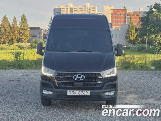 Hyundai Staria 2021 thumb 3