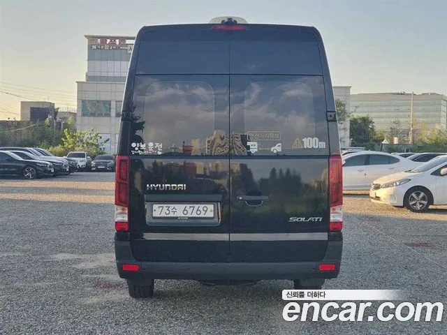 Hyundai Staria 2021 thumb 4