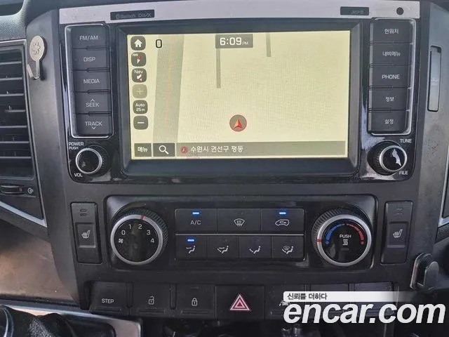Hyundai Staria 2021 thumb 8