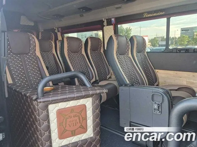 Hyundai Staria 2021 thumb 9