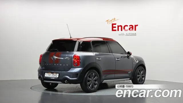 MINI Countryman 2016 thumb 2