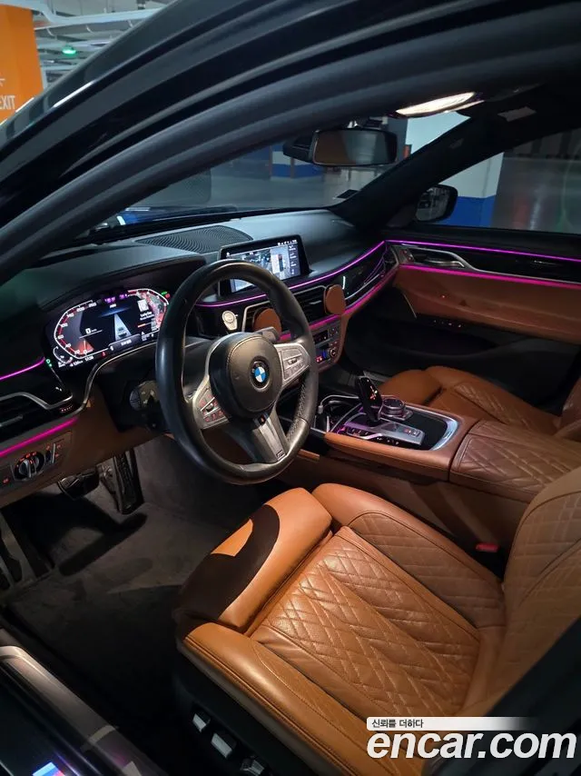 BMW 7-Series 2019 thumb 3