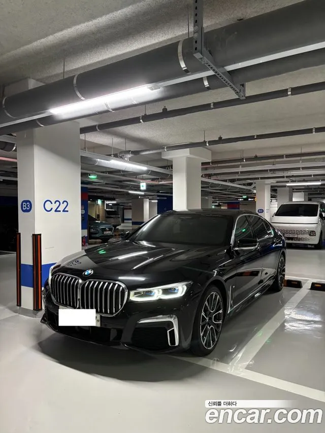 BMW 7-Series 2019 thumb 6