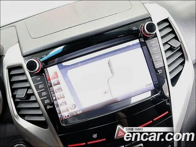 KG_Mobility_Ssangyong TIBOLI 2018 thumb 11