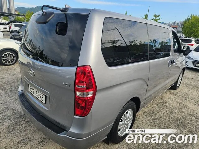 Hyundai Starex 2017 thumb 2